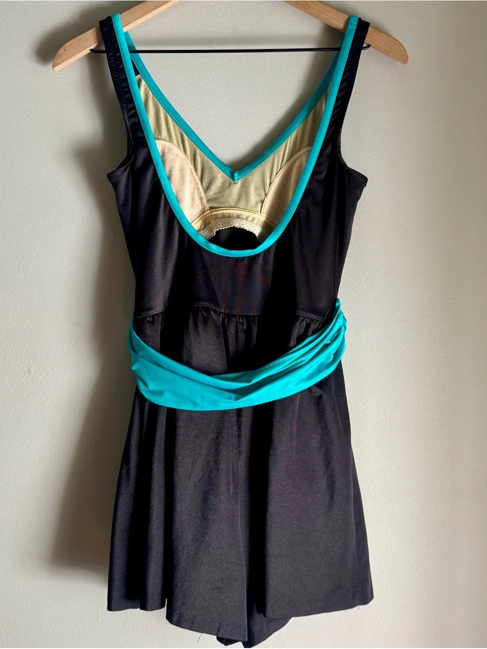 Mainstream Vintage 90’s Black and Blue One Piece Swimsuit Romper Size 16